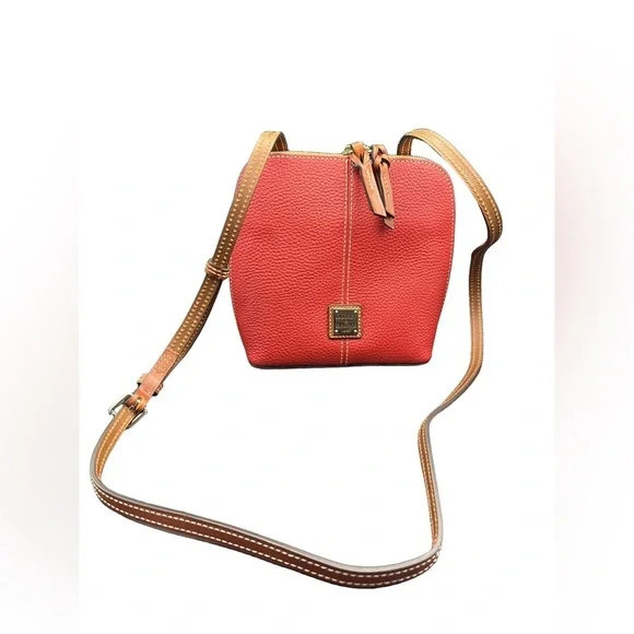 BNWOT 1975 Dooney & Bourke Red Pebble Leather Crossbody Bag D&B Crossbody Bag - Picture 1 of 4